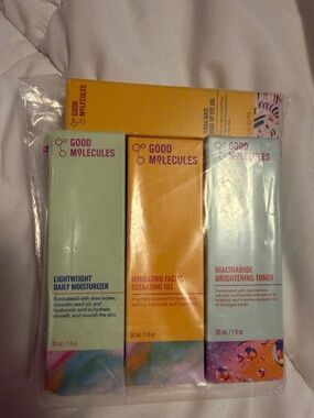Good Molecules Skincare Set - Moisturizer Cleansing Gel Toner and Eye Cream